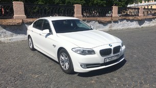 Аренда BMW 5 Белый с водителем